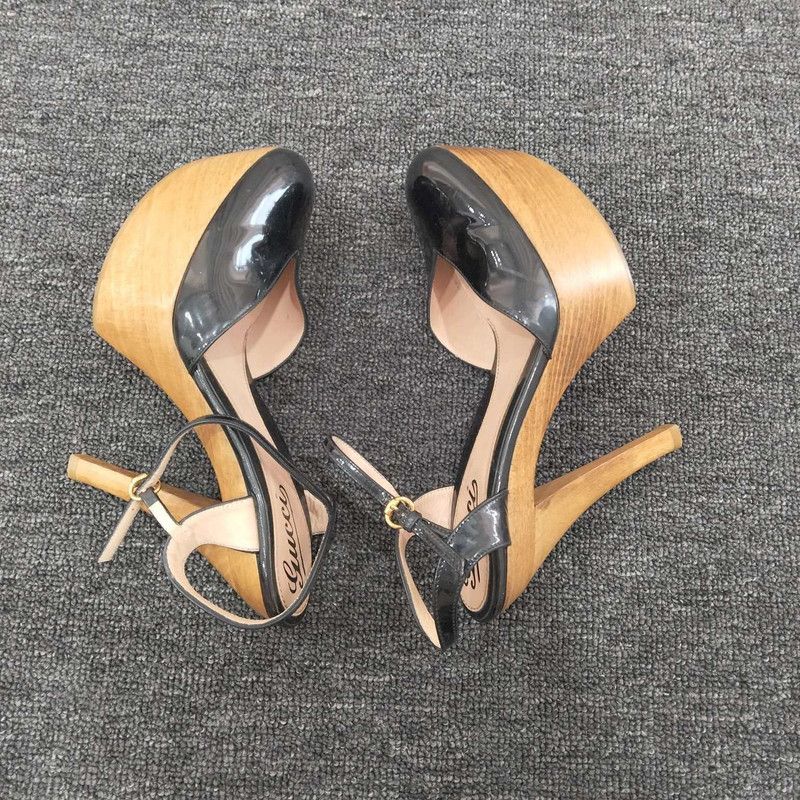 Gucci Gucci Black Leather Heels for Women 0079 Size US 6 / IT 36 - 8 Thumbnail