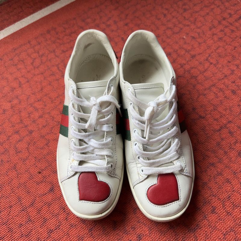 Gucci Gucci Ace Leather Low-Top Sneakers with Hearts 0079 Size US 8 / IT 38 - 2 Thumbnail