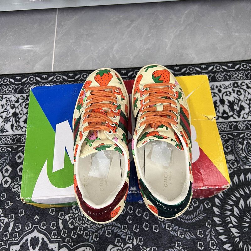Gucci Gucci Ace Strawberry Print Low-Top Sneakers 0079 Size US 8 / IT 38 - 6 Thumbnail