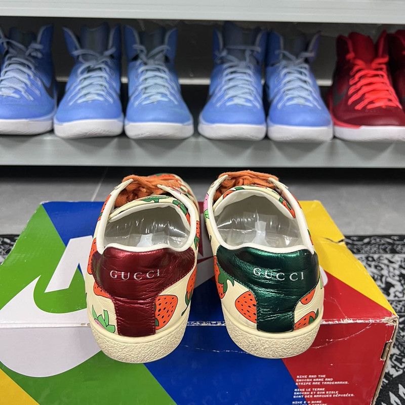 Gucci Gucci Ace Strawberry Print Low-Top Sneakers 0079 Size US 8 / IT 38 - 3 Thumbnail