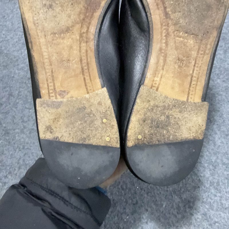 Gucci Gucci Black Leather Loafers with Horsebit Detail 0079 Size US 5 / IT 35 - 6 Thumbnail