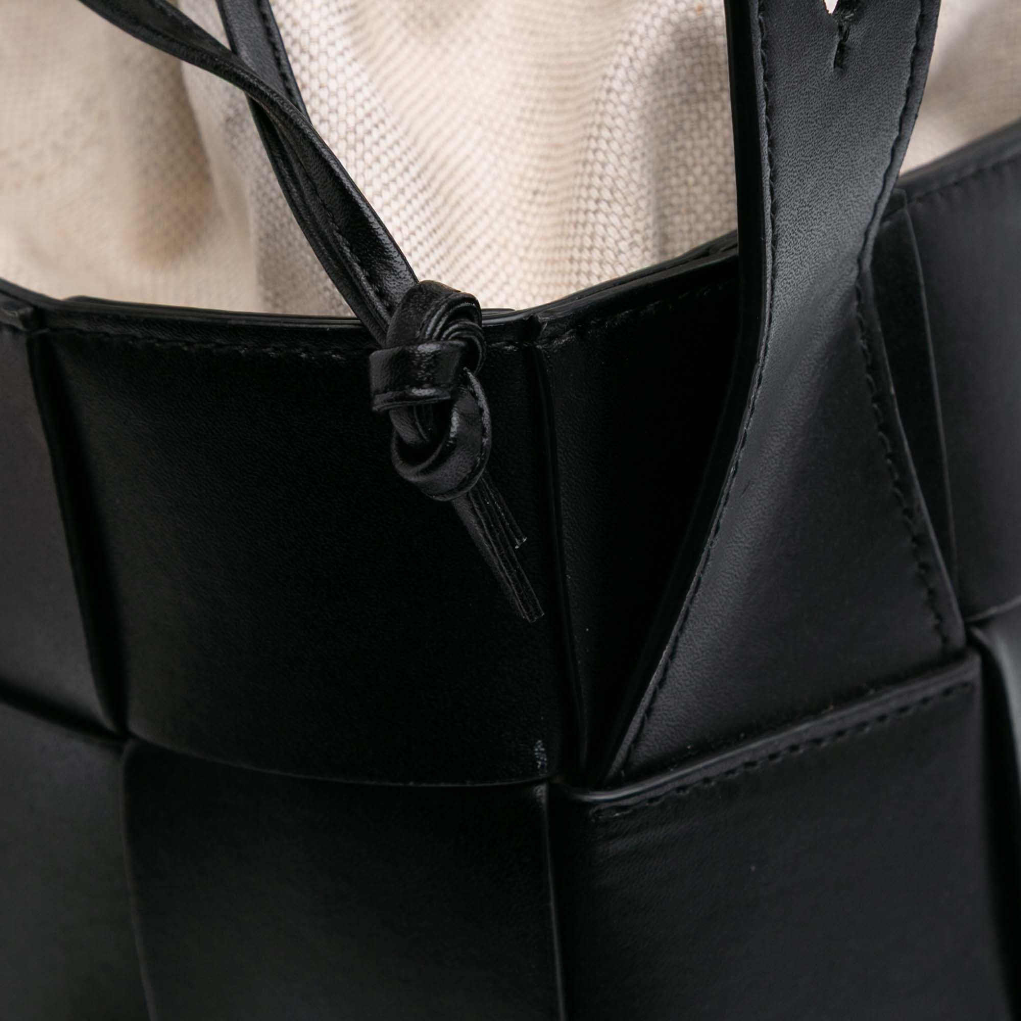 Bottega Veneta Bottega Veneta Nappa Intrecciato Casette Lantern Bucket Size ONE SIZE - 9 Thumbnail