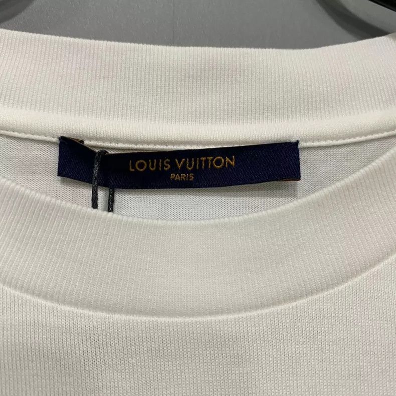 Louis Vuitton Louis Vuitton White Short Sleeve T-shirt - dmc Size M / US 6-8 / IT 42-44 - 4 Thumbnail