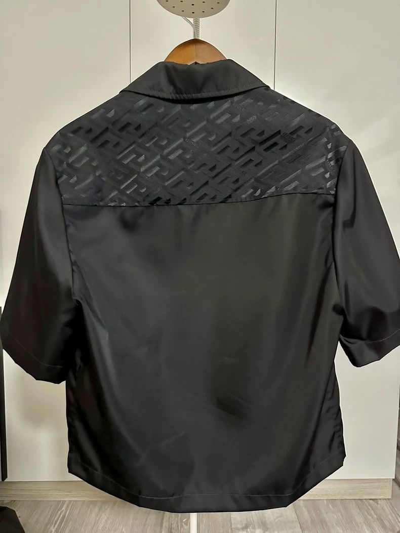 Versace Versace Short Sleeve Shirt Jacket - dmc Size M / US 6-8 / IT 42-44 - 2 Thumbnail