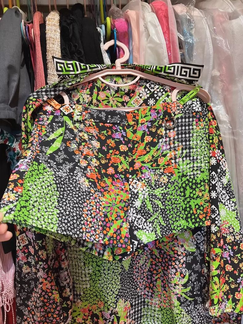 Versace Versace Silk Shirt and Shorts Set - dmc Size 28" / US 6 / IT 42 - 4 Thumbnail