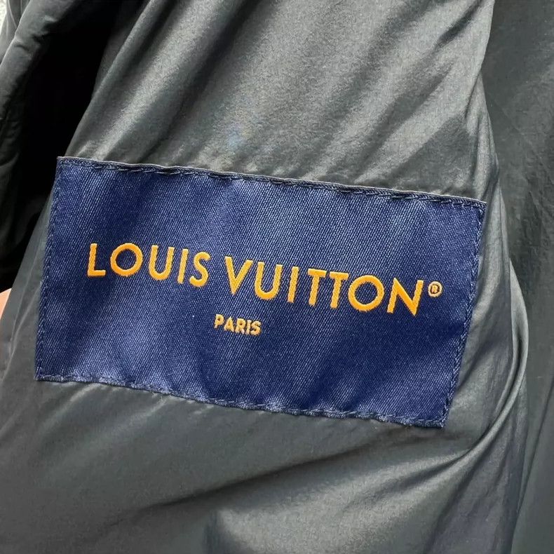 Louis Vuitton Louis Vuitton SS23 Quilted Logo Vest - dmc Size M / US 6-8 / IT 42-44 - 4 Thumbnail