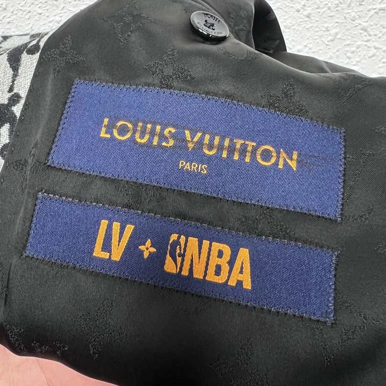 Louis Vuitton Louis Vuitton LV NBA Logo Embroidered Blazer - dmc Size M / US 6-8 / IT 42-44 - 3 Thumbnail