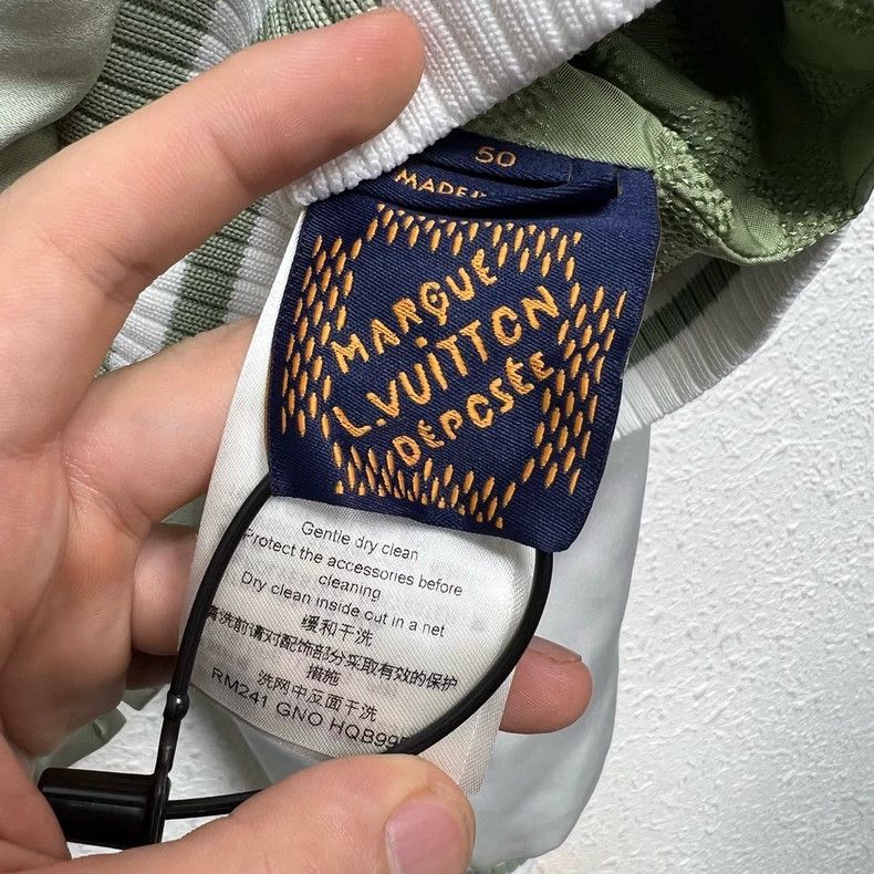 Louis Vuitton Louis Vuitton Pharrell Dragon Silk Jacket - dmc Size XL / US 12-14 / IT 48-50 - 7 Thumbnail