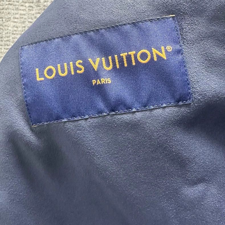 Louis Vuitton Louis Vuitton Monogram Suede Shirt Jacket - dmc Size M / US 6-8 / IT 42-44 - 4 Thumbnail