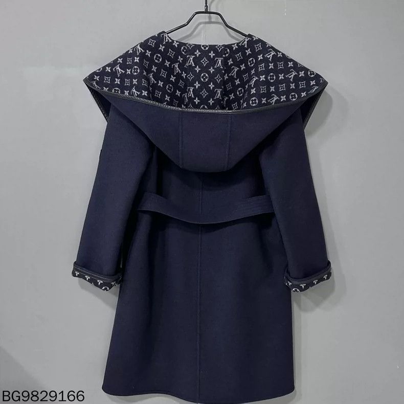 Louis Vuitton Louis Vuitton Navy Robe Coat with Monogram Size M / US 6-8 / IT 42-44 - 3 Thumbnail
