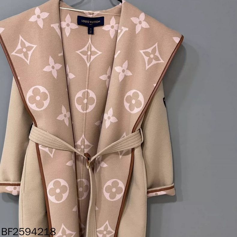 Louis Vuitton Louis Vuitton Monogram Bathrobe Coat Size M / US 6-8 / IT 42-44 - 2 Thumbnail