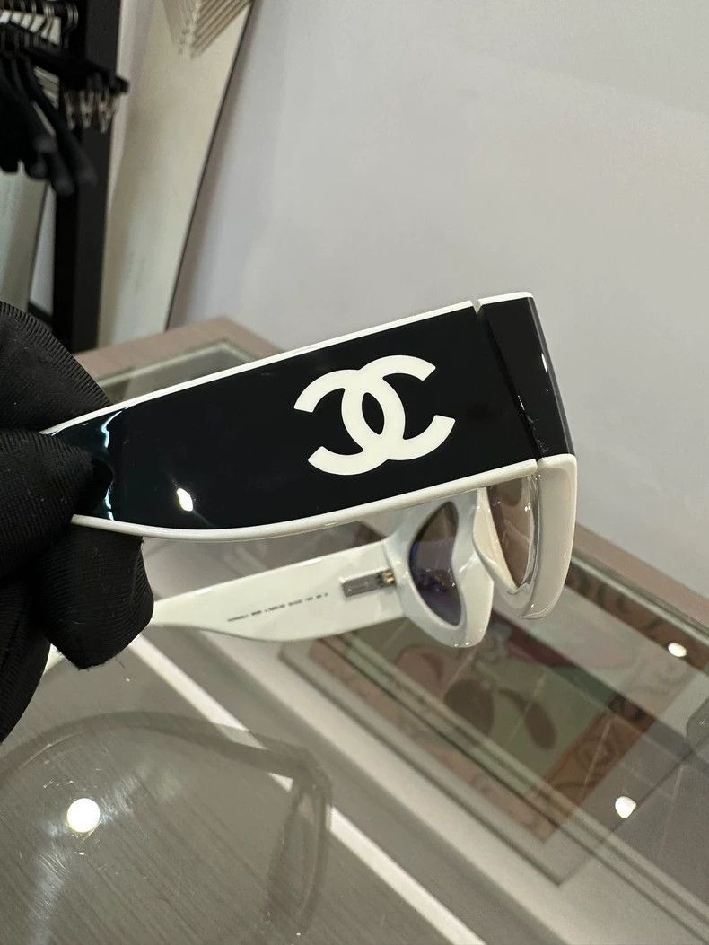 Chanel Chanel Black White Panda Sunglasses Size ONE SIZE - 5 Thumbnail