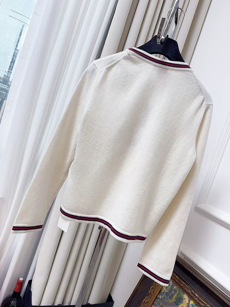 Chanel Chanel Beige Number 5 Cashmere Sweater Size M / US 6-8 / IT 42-44 - 2 Thumbnail