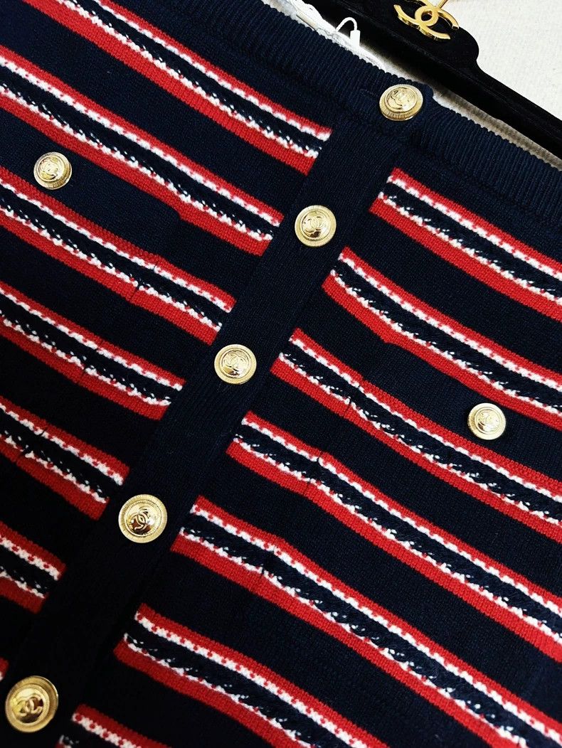 Chanel Chanel Red Blue Stripe Knit Skirt Size 28" / US 6 / IT 42 - 4 Thumbnail