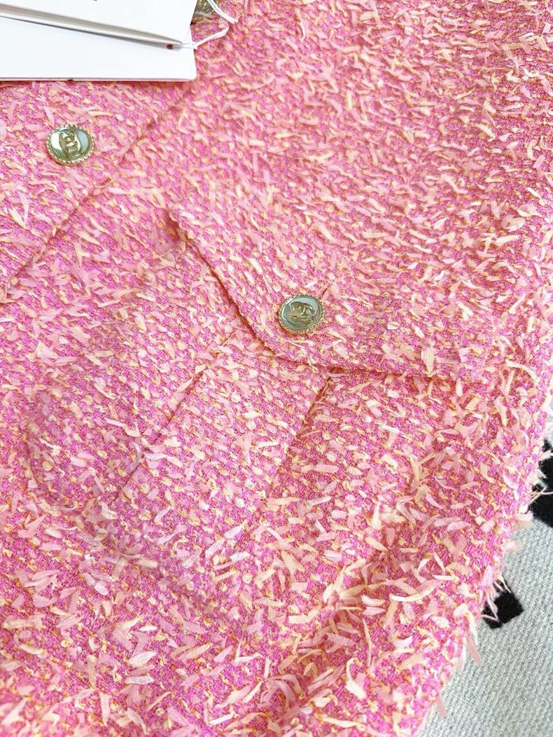 Chanel Chanel 21s Pink Crystal Button Sleeveless Vest Size M / US 6-8 / IT 42-44 - 4 Thumbnail