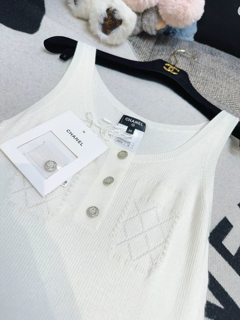 Chanel Chanel 22A Beige Round Neck Knit Tank Top Size M / US 6-8 / IT 42-44 - 2 Thumbnail