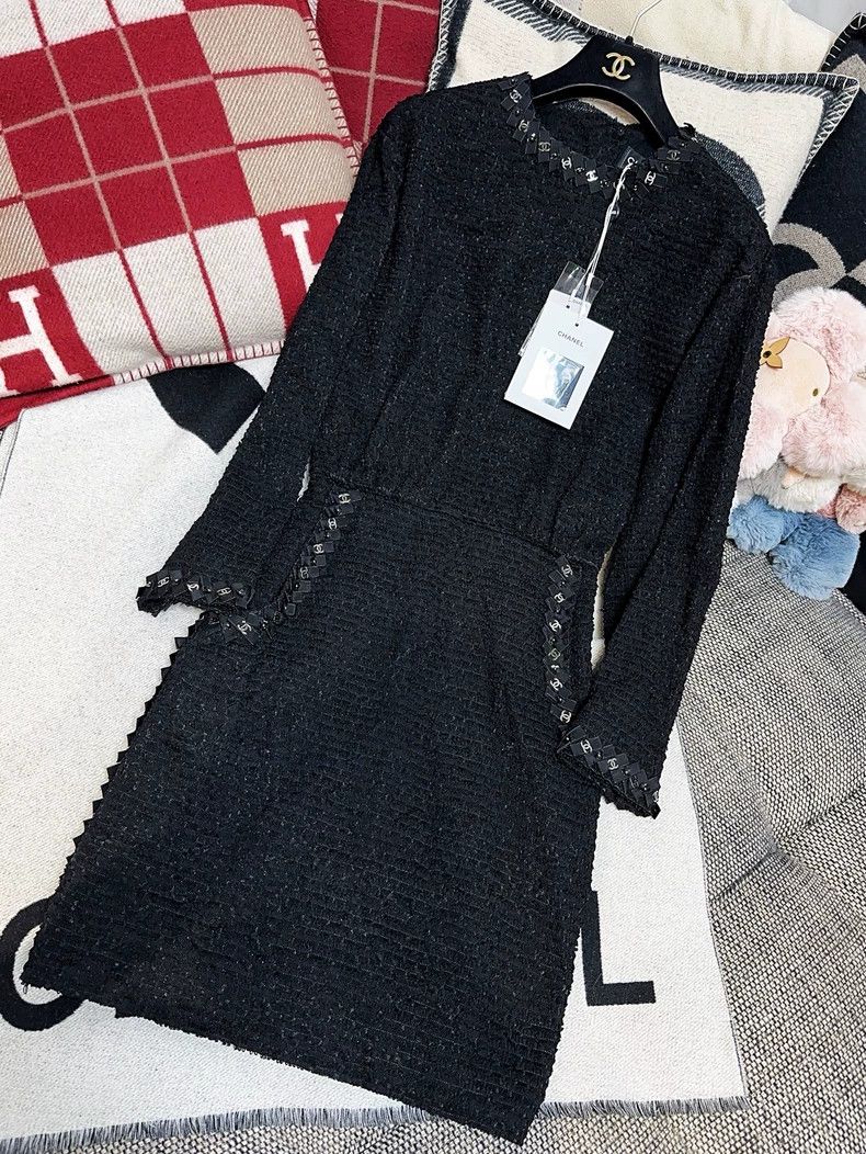 Chanel Chanel 21s Black Round Neck Logo Dress Size M / US 6-8 / IT 42-44 - 7 Thumbnail