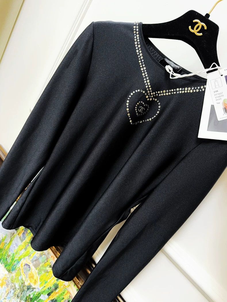 Chanel Chanel 21K Black Crystal Heart Long Sleeve Top Size M / US 6-8 / IT 42-44 - 2 Thumbnail
