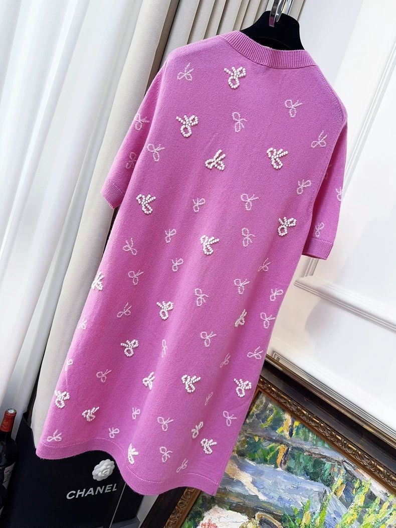 Chanel Chanel Pink Bow Short Sleeve Knit Dress Size M / US 6-8 / IT 42-44 - 2 Thumbnail
