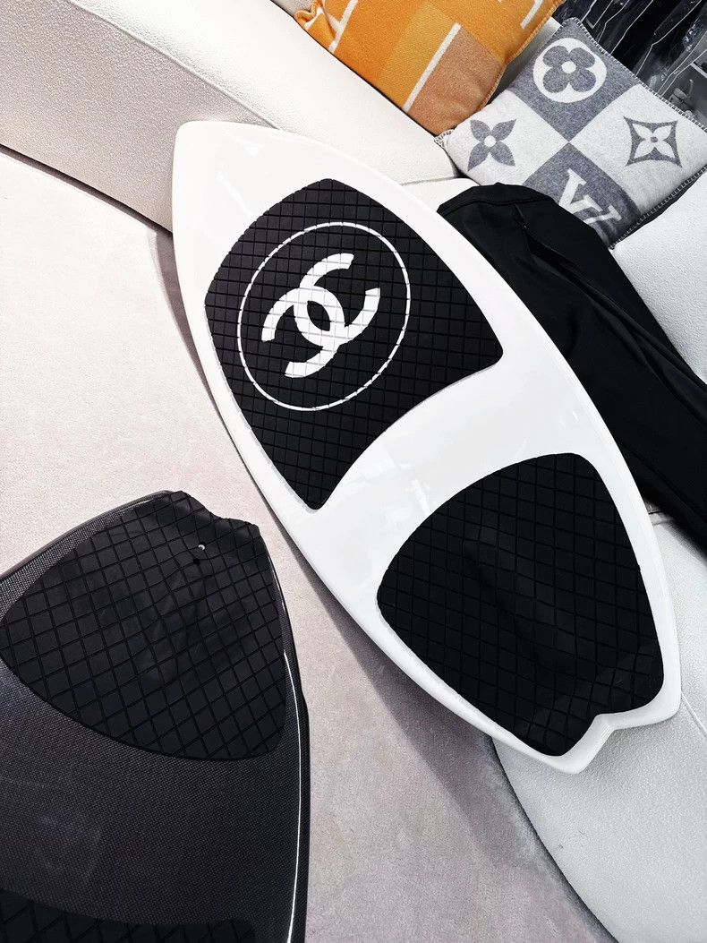 Chanel Chanel White Carbon Fiber Surfboard Size ONE SIZE - 7 Thumbnail