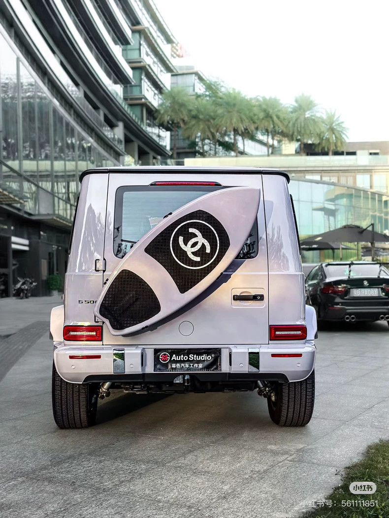 Chanel Chanel White Carbon Fiber Surfboard Size ONE SIZE - 8 Thumbnail