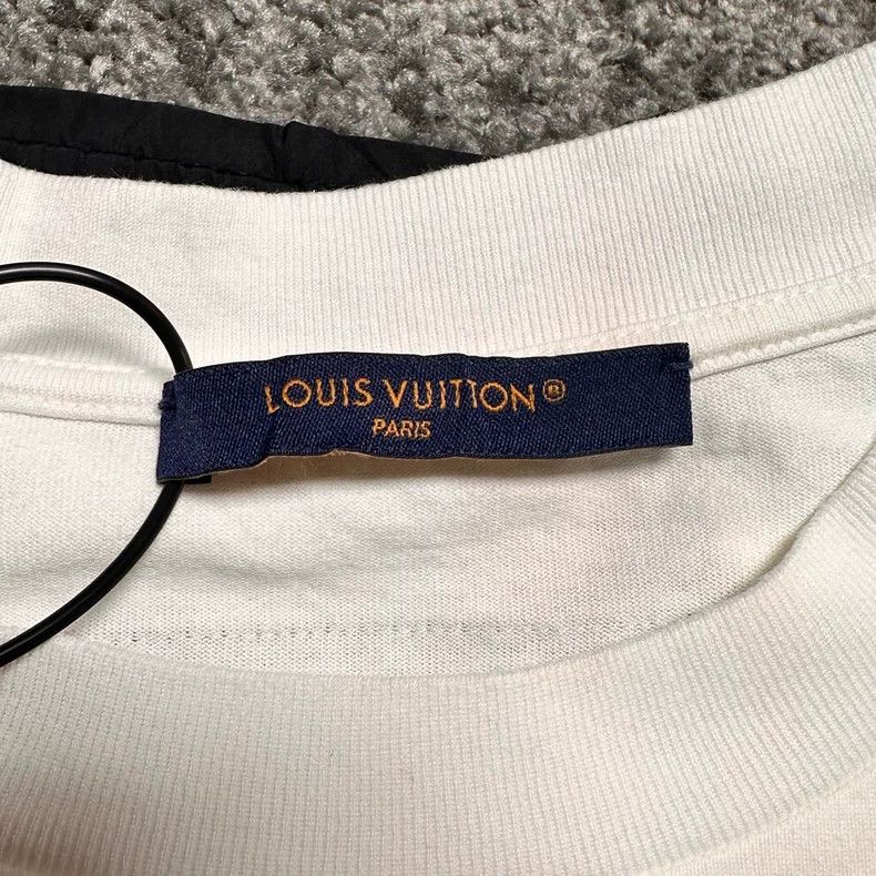 Louis Vuitton Louis Vuitton Graffiti Logo Pocket Short Sleeve - dmc Size M / US 6-8 / IT 42-44 - 4 Thumbnail