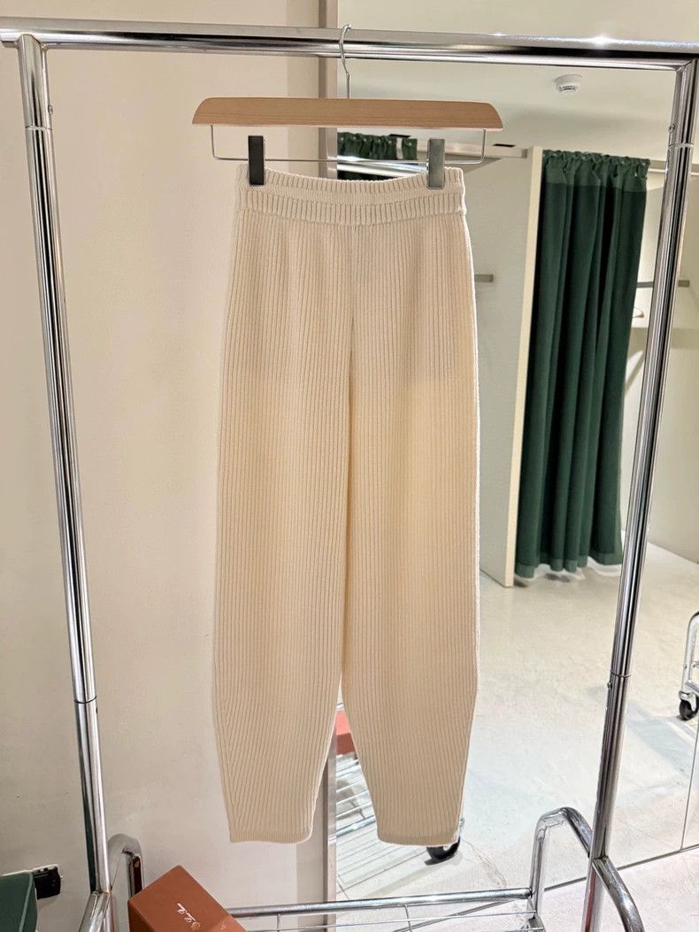 Loro Piana Loro Piana Women's White Knit Cashmere Pants - dmc Size 30" / US 8 / IT 44 - 4 Thumbnail