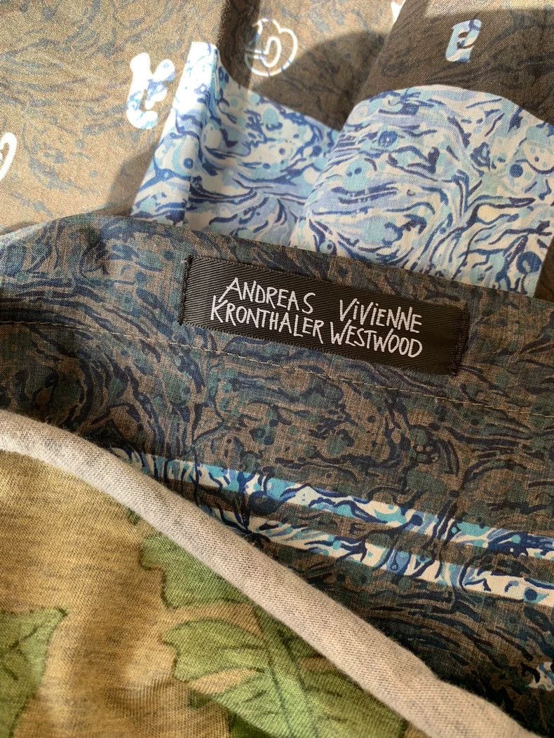 Vivienne Westwood Vivienne Westwood Chinese Kid Print T-shirt - dmc Size M / US 6-8 / IT 42-44 - 8 Thumbnail