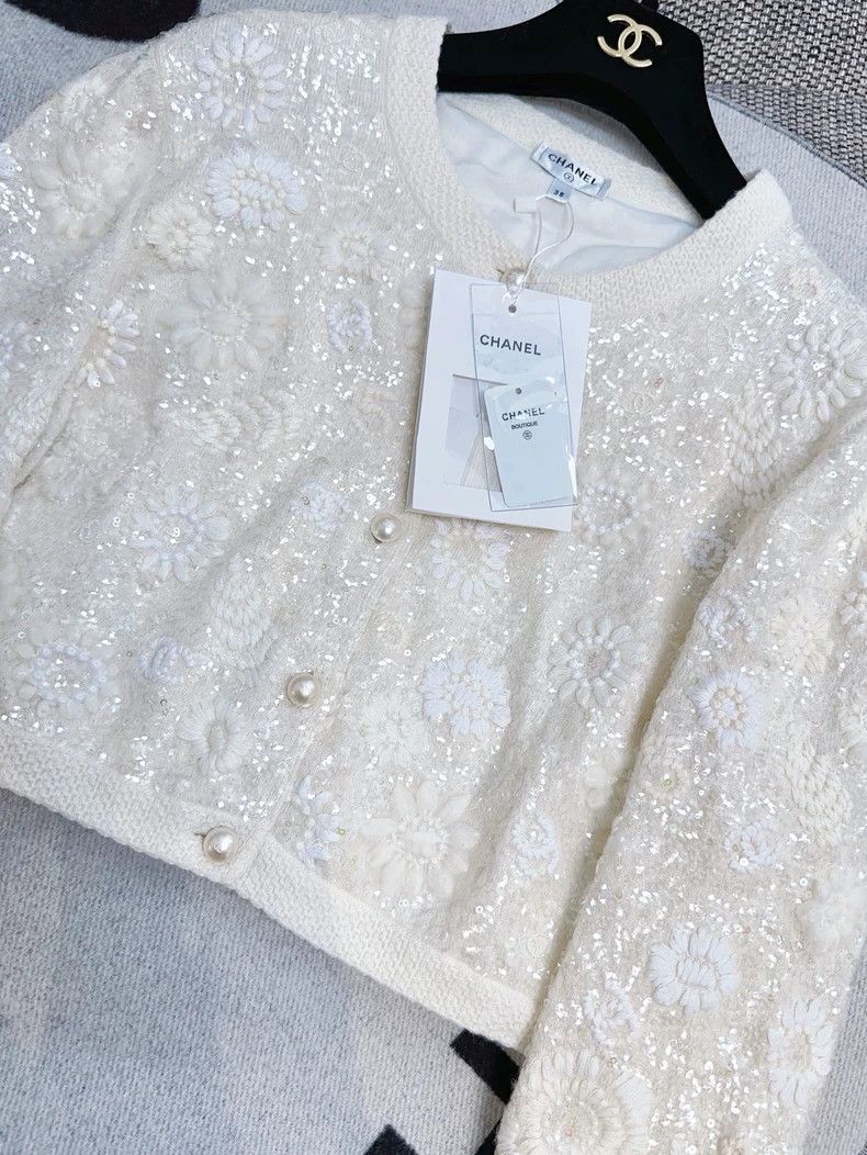 Chanel Chanel 21s Camellia Embroidered Cropped Cardigan Size M / US 6-8 / IT 42-44 - 7 Thumbnail