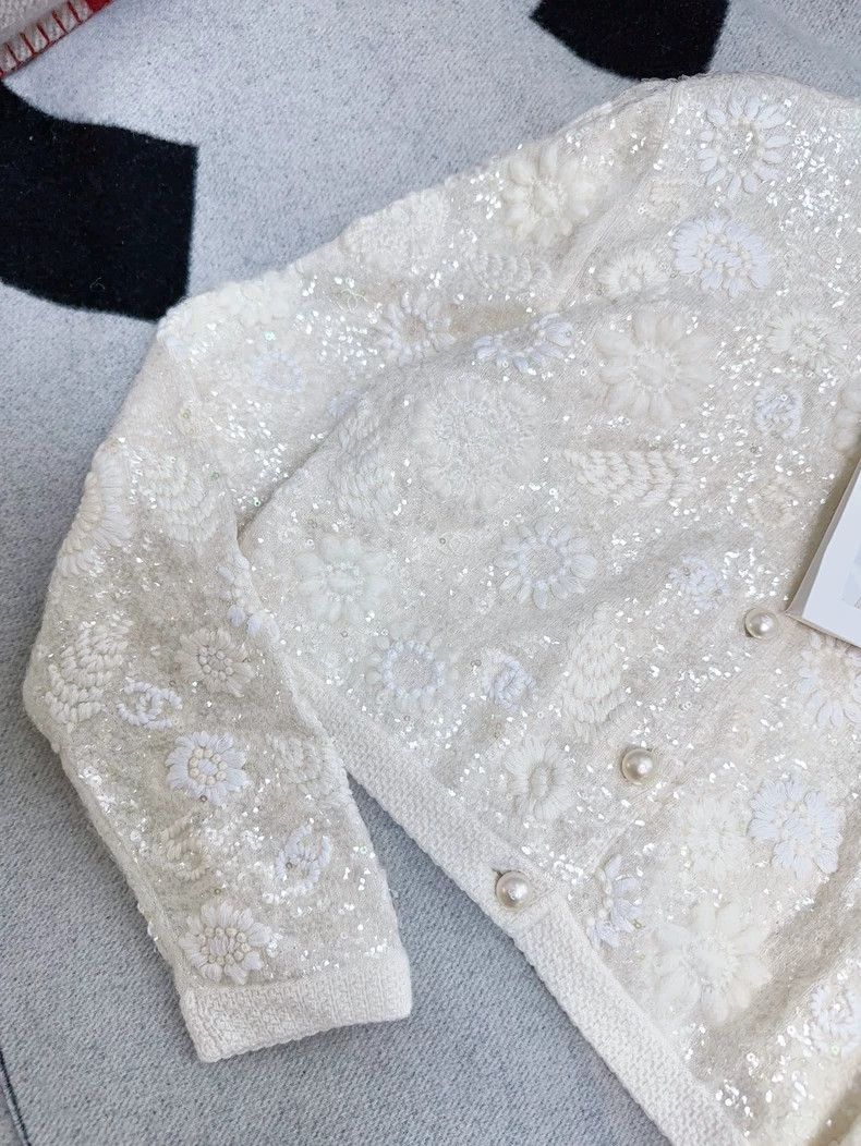 Chanel Chanel 21s Camellia Embroidered Cropped Cardigan Size M / US 6-8 / IT 42-44 - 3 Thumbnail