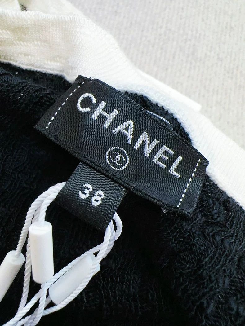 Chanel Chanel 22C Black White Halter Crop Top Size M / US 6-8 / IT 42-44 - 8 Thumbnail