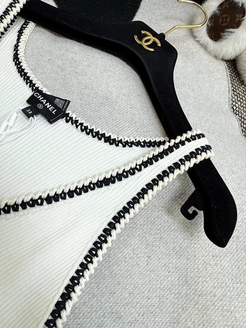 Chanel Chanel 22C White Black Trim Knit Tank Size S / US 4 / IT 40 - 4 Thumbnail