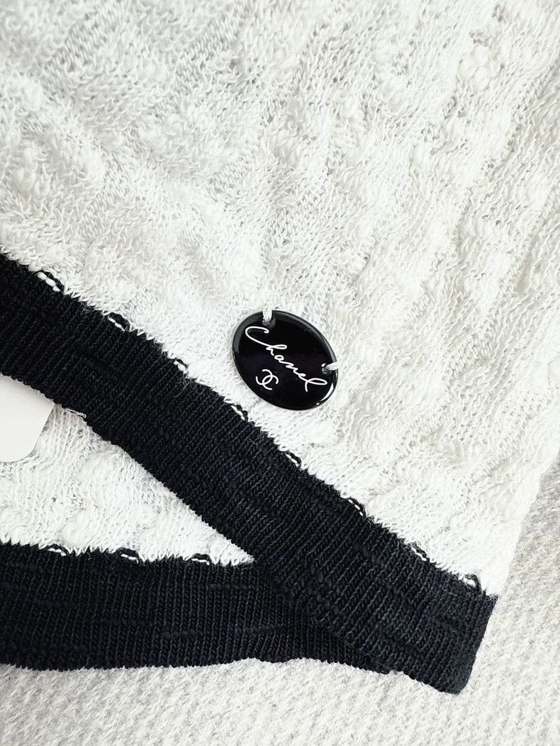 Chanel Chanel 22C White Black Halter Crop Top Size M / US 6-8 / IT 42-44 - 4 Thumbnail