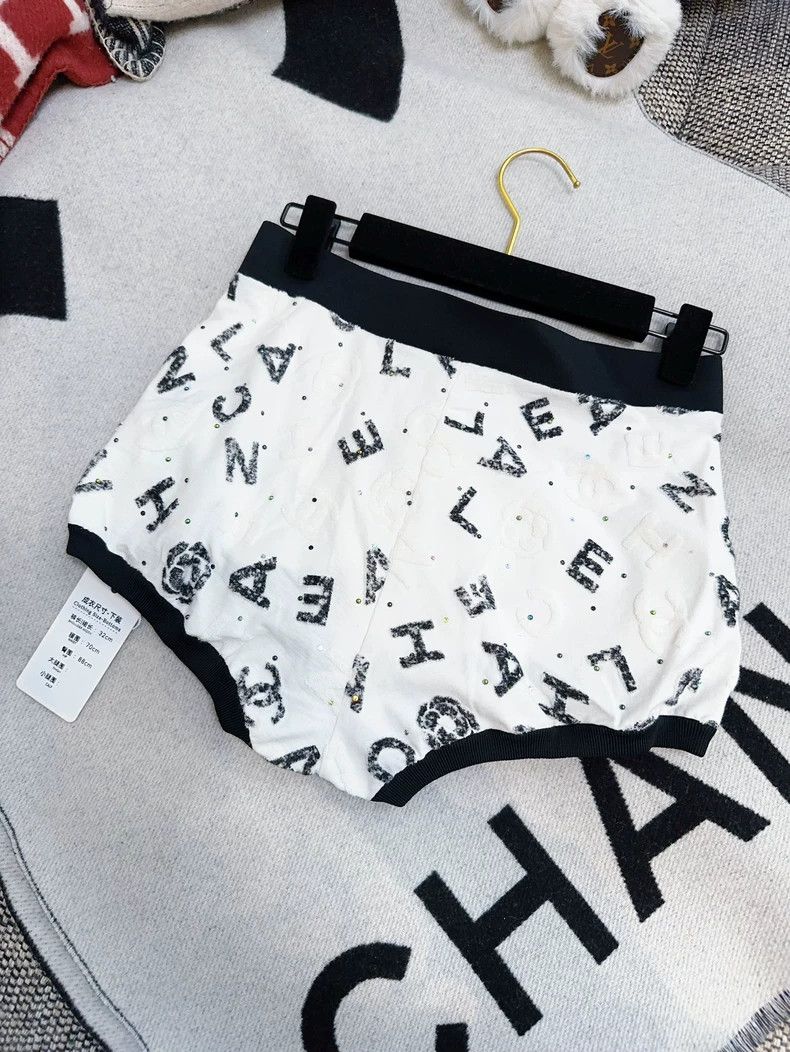 Chanel Chanel 22s Logo Sequin White Shorts Size 24" / US 00 / IT 34 - 2 Thumbnail