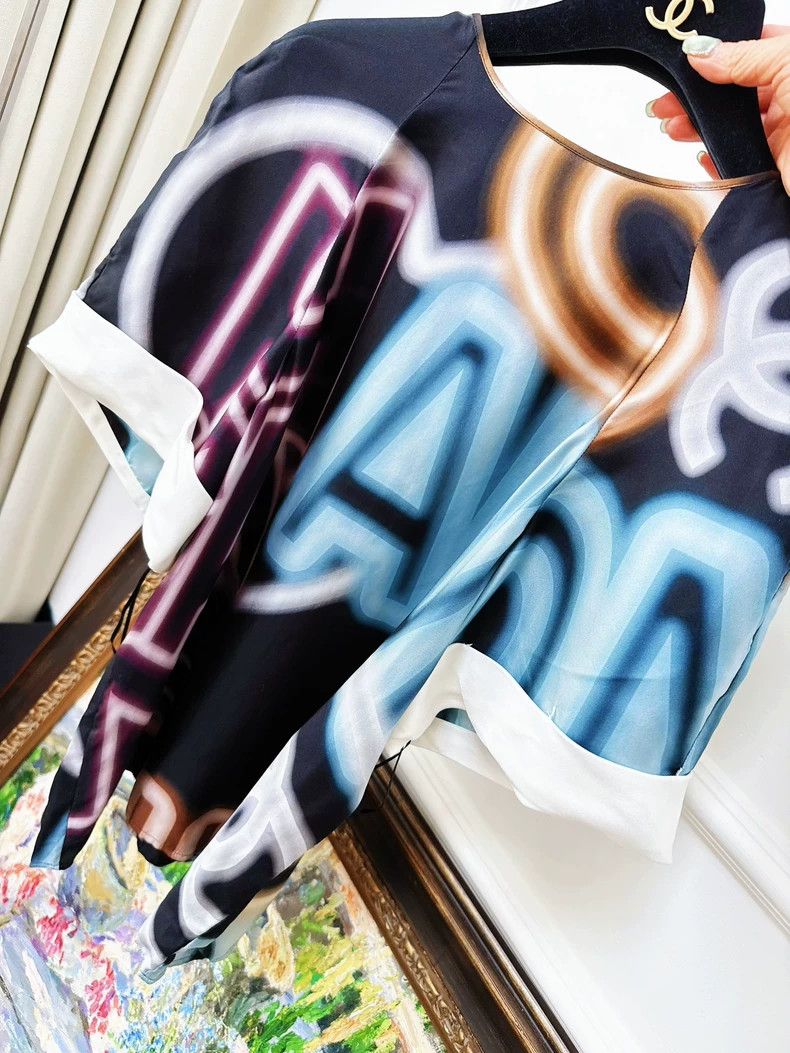 Chanel Chanel 21s Neon Logo Short Sleeve Top Size M / US 6-8 / IT 42-44 - 4 Thumbnail
