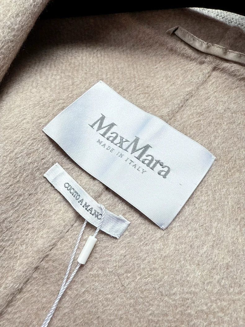 Missing Since Thursday MaxMara Oatmeal Cashmere Coat with Belt Size M / US 6-8 / IT 42-44 - 4 Thumbnail