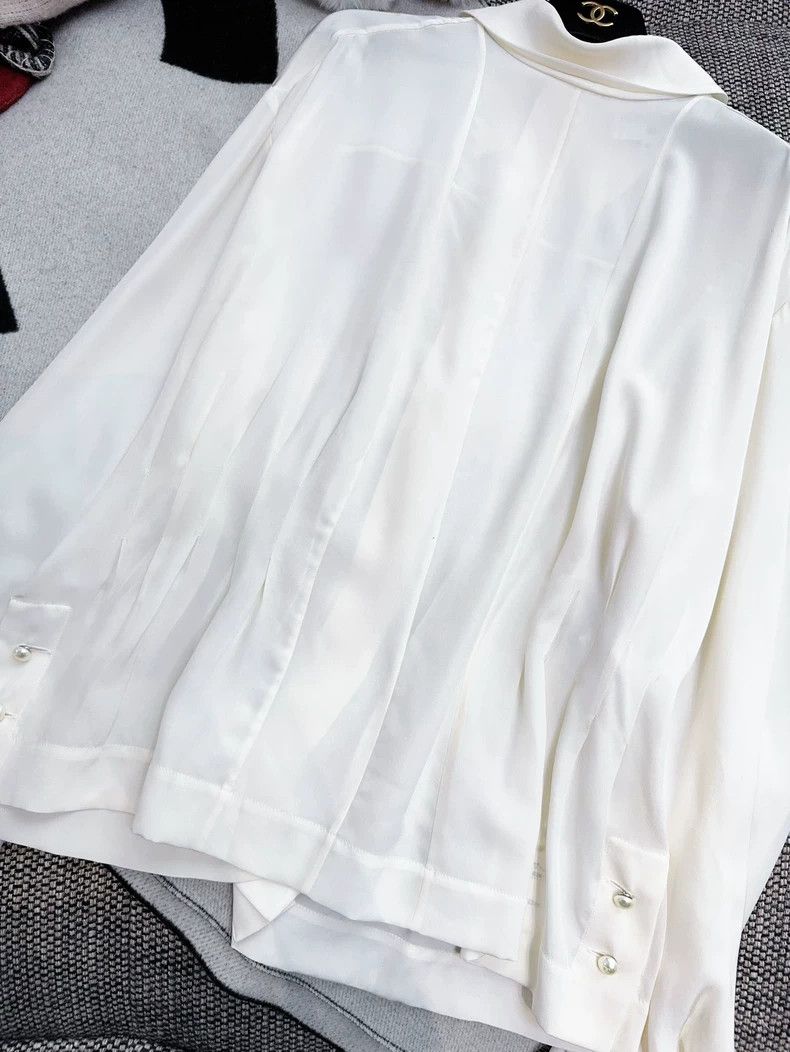 Chanel Chanel Silk Pointed Collar Pleated Blouse Size L / US 10 / IT 46 - 6 Thumbnail