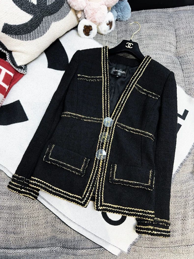 Chanel Chanel Metiers d'Art Black Gold Jacket Size M / US 6-8 / IT 42-44 - 3 Thumbnail