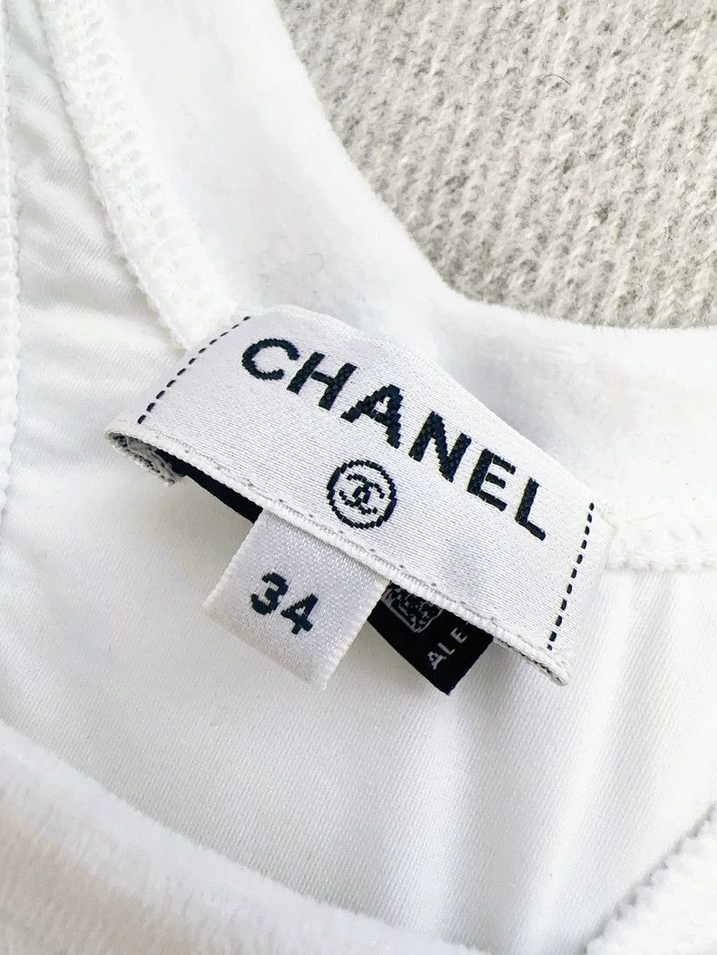 Chanel Chanel 22s White Sequin Logo Crop Tank Size S / US 4 / IT 40 - 4 Thumbnail