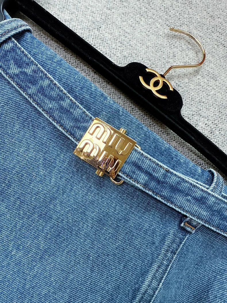 Miu Miu Miu Miu Blue Denim Mini Skirt Gold Logo Size 36" / US 14 / IT 50 - 6 Thumbnail