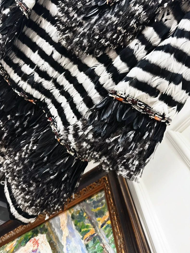 Chanel Chanel 18A Feather Beaded Striped Dress Size M / US 6-8 / IT 42-44 - 4 Thumbnail