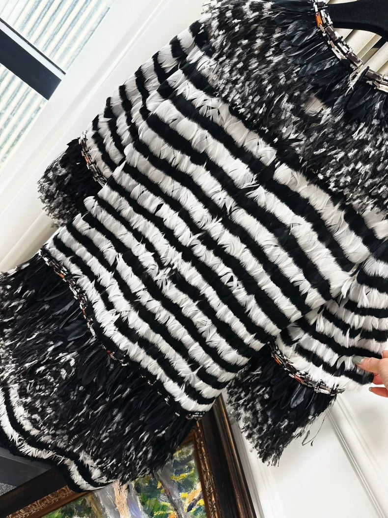 Chanel Chanel 18A Feather Beaded Striped Dress Size M / US 6-8 / IT 42-44 - 3 Thumbnail