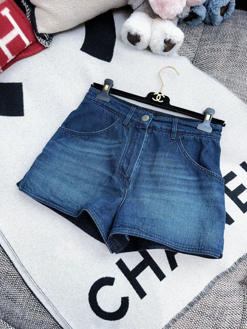 Chanel Chanel Blue Denim Shorts Size 36" / US 14 / IT 50 - 2 Thumbnail
