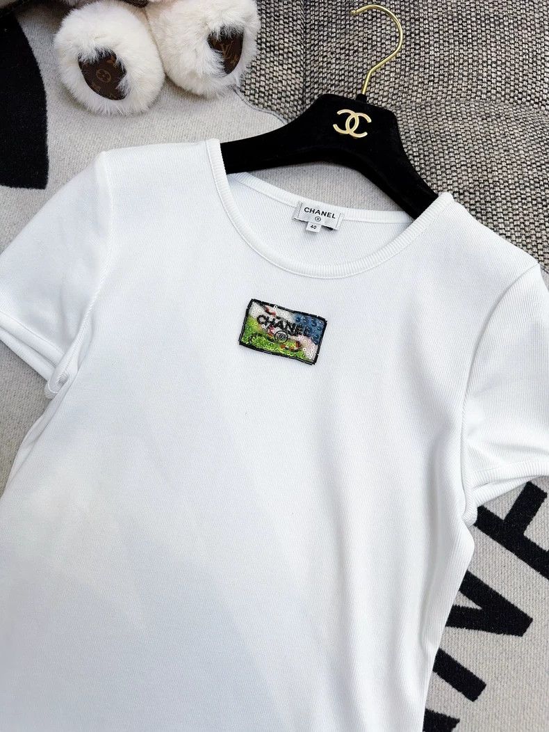 Chanel Chanel 23C Embroidered Sequin White T-Shirt Size M / US 6-8 / IT 42-44 - 8 Thumbnail