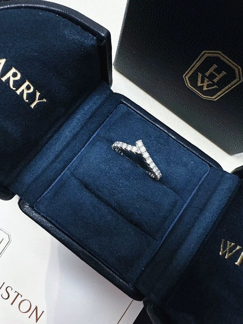Tiffany & Co. Harry Winston Ribbon Diamond Ring Size ONE SIZE - 3 Thumbnail