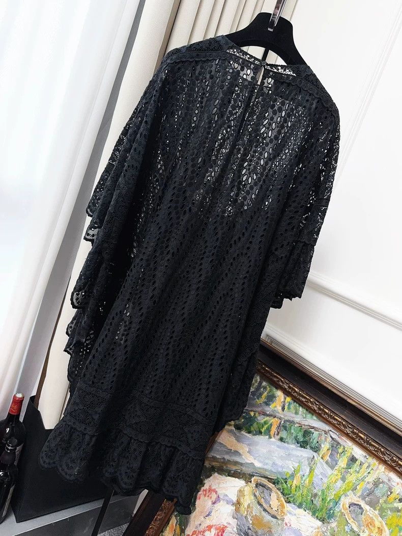 Valentino Valentino Black Lace Cape Dress Size M / US 6-8 / IT 42-44 - 2 Thumbnail