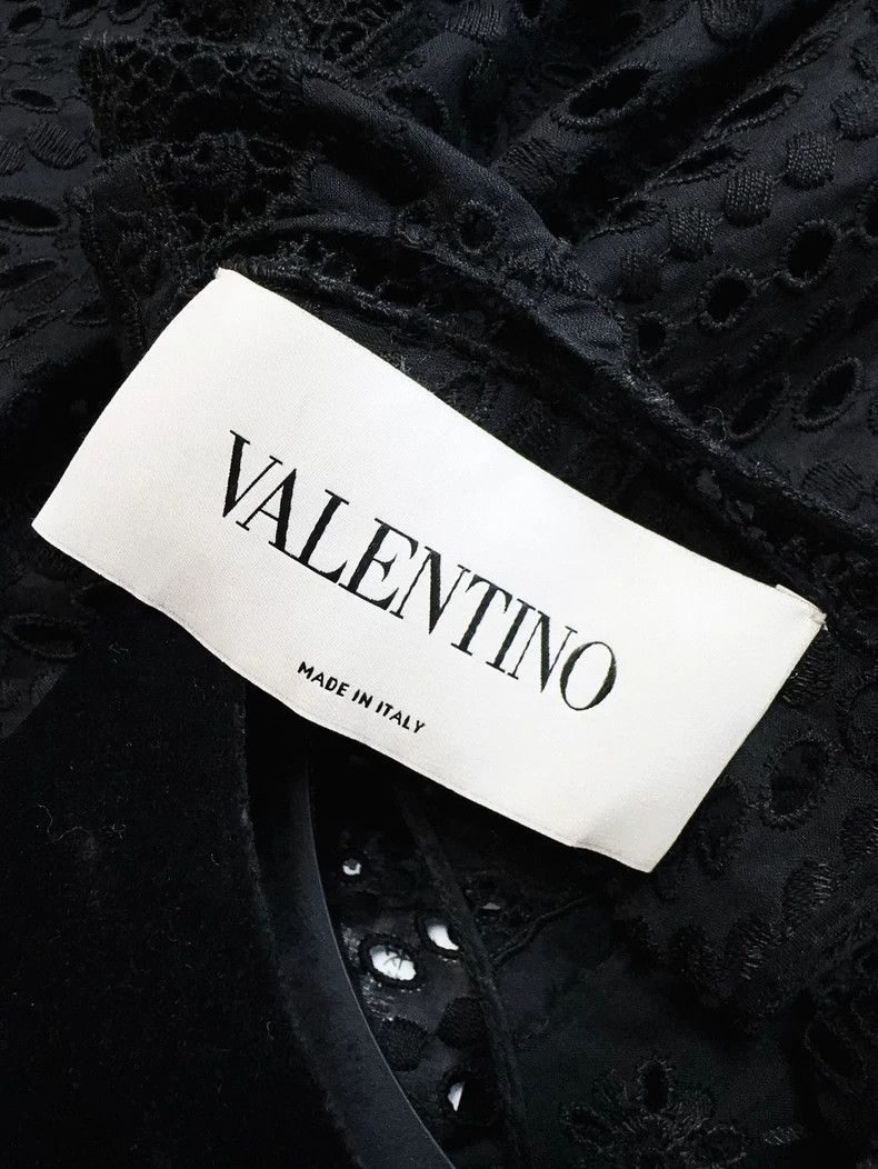 Valentino Valentino Black Lace Cape Dress Size M / US 6-8 / IT 42-44 - 5 Thumbnail