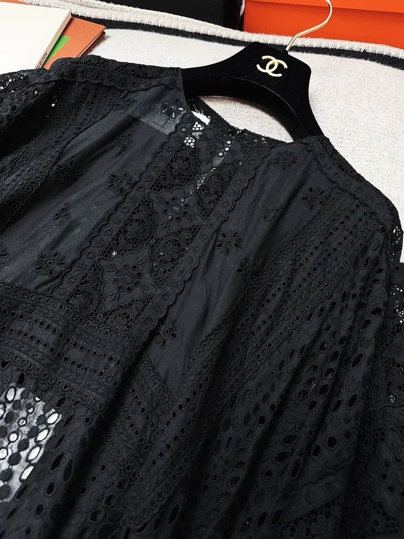 Valentino Valentino Black Lace Cape Dress Size M / US 6-8 / IT 42-44 - 4 Thumbnail