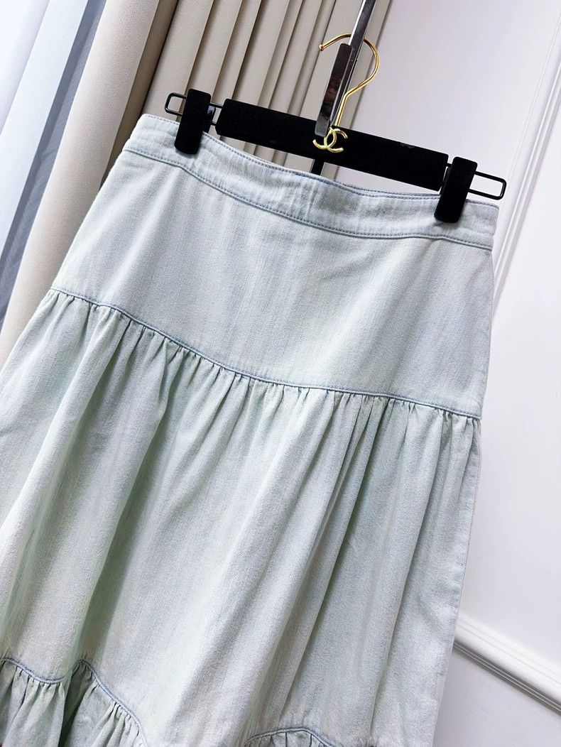 Gucci Gucci Light Blue Tiger Embroidered Denim Skirt Size 28" / US 6 / IT 42 - 3 Thumbnail