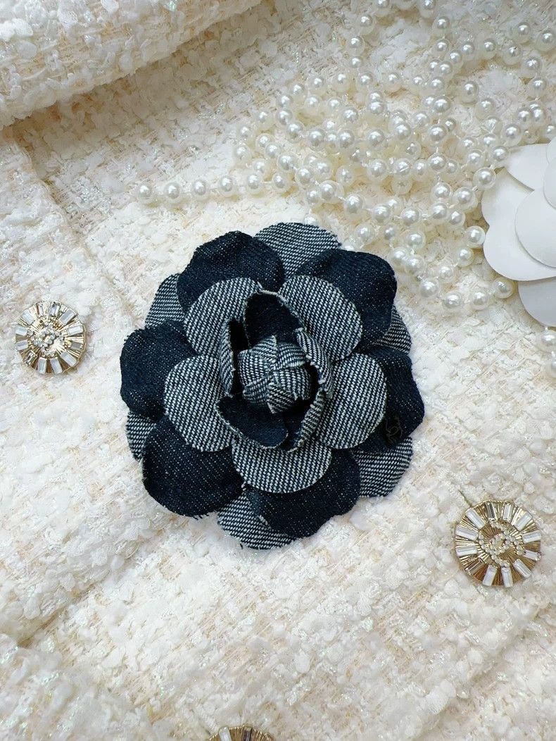 Chanel Chanel Camellia Brooch 17A Size ONE SIZE - 7 Thumbnail